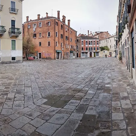 San Giacomo Panzió Velence